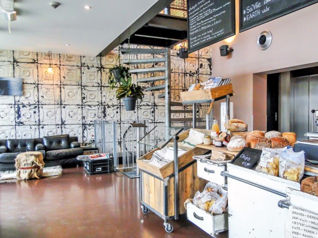 desemenzo brood bij hotel stroom
